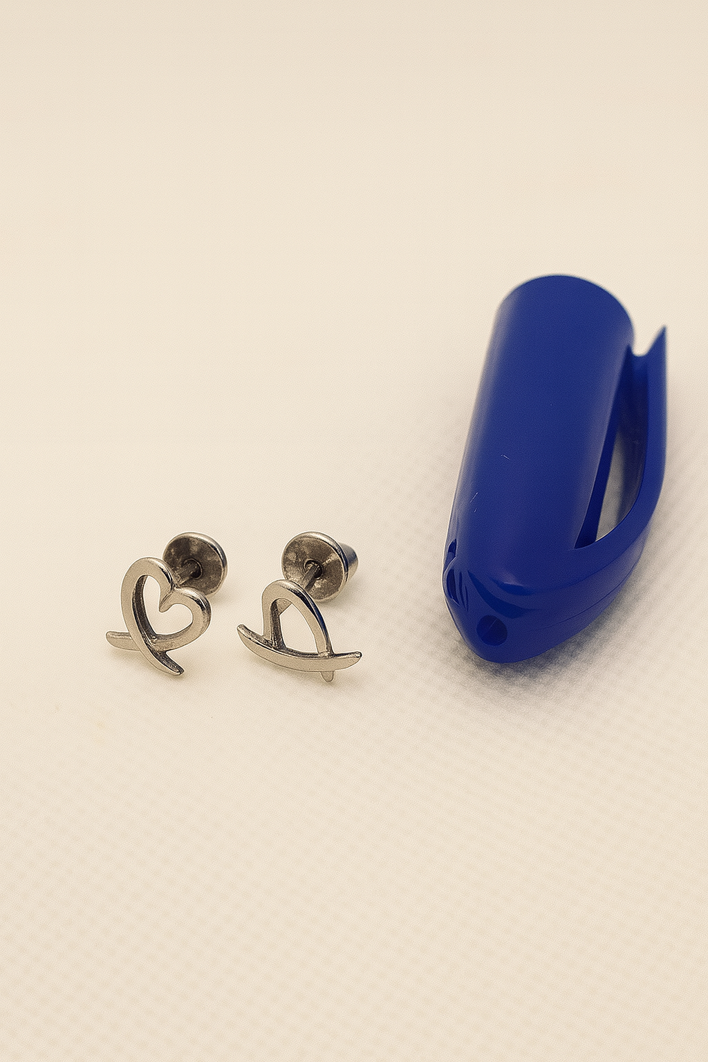Sweet Heart Loop Stud Earrings